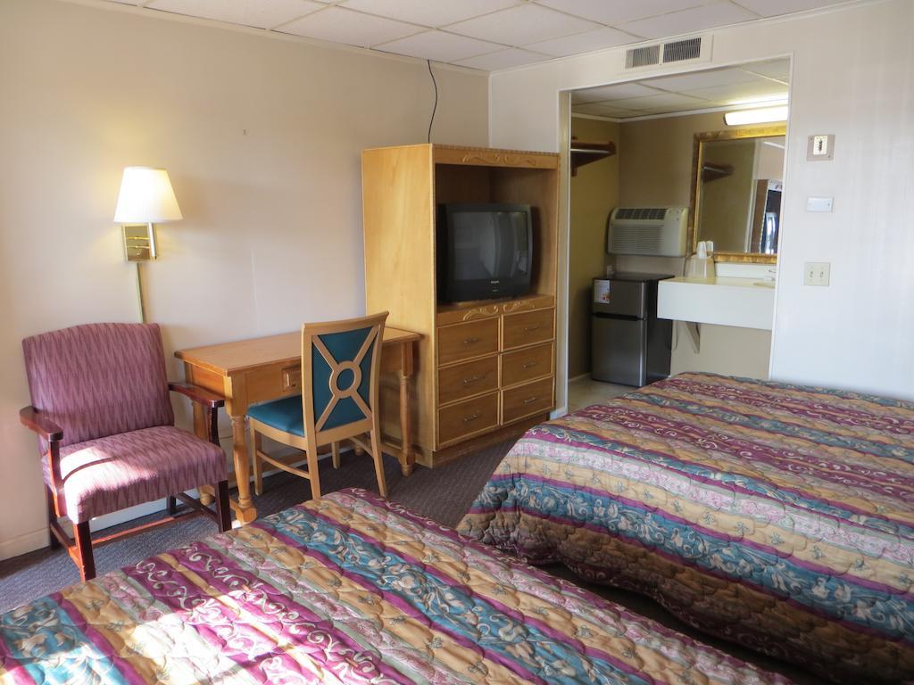 Pine Crest Motor Lodge Holly Springs Экстерьер фото