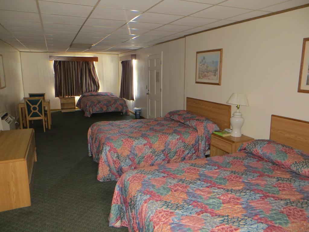 Pine Crest Motor Lodge Holly Springs Экстерьер фото